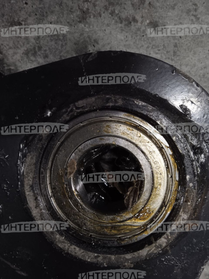 Рычаг блока пружин сдвоеннного наклонной камеры (с подшипниками в сборе) Есиль-760,КЗС-1218 Гомсельмаш