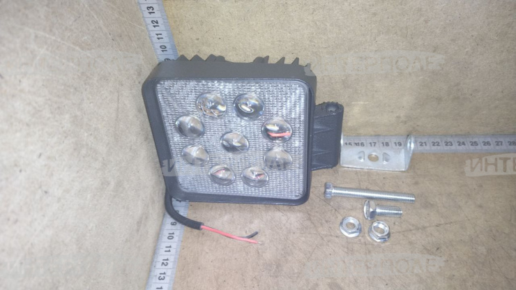 Фара светодиодная квадратная 27WS 9х3W-53mm 1800LM Epistar (Spot) Направленный свет универсальная 12-24В MEXTEXpro