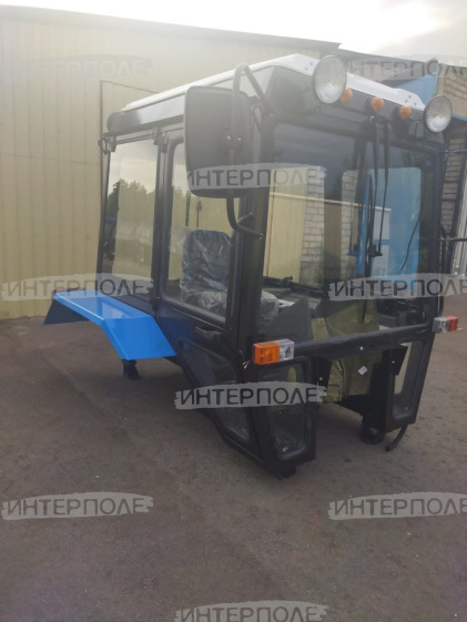 Кабина универсальная МТЗ-1221 УК (с сиденьем,с кронштейном крепления.капота для МТЗ-1221, цвет сине-черн.) 