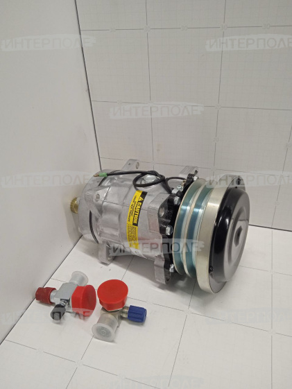 Компрессор кондиционера 12V (Бюлер серия 2000 с двигателем Cummins)