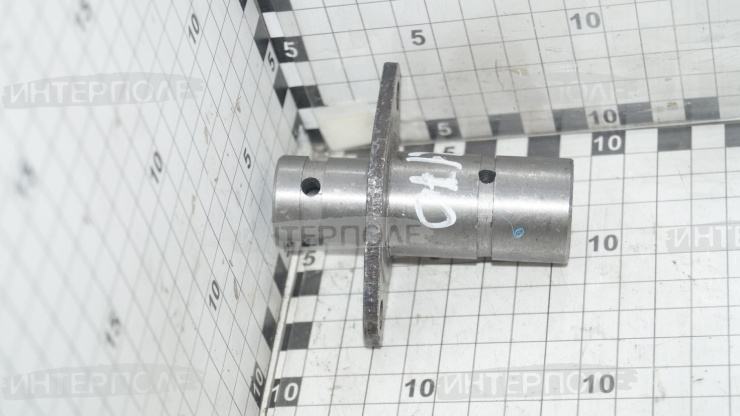 Палец паразитной (промежуточной) шестерни Т-40