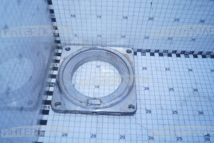 Крышка сальника ДТ-75