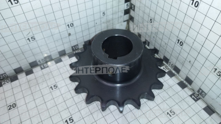 Звездочка (z=19) привода выгрузного John Deere (T550,W540,W550,W650)