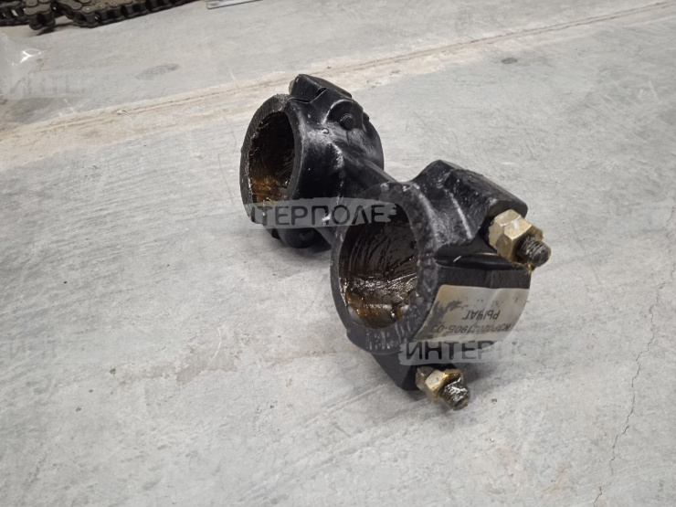 Рычаг (подвеска, короткий с крышками) стана решетного нижний доски стрясной Есиль-740,КЗС-812,Есиль-760,КЗС-1218,Есиль-750,КЗС-10К Гомсельмаш