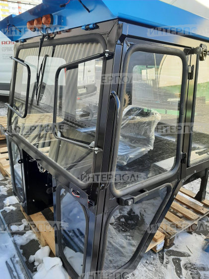 Кабина малая МТЗ-80/82 (замена МК на МК, цвет сине-черн.) (без щитка приборов, без отопителя, низкий пол) Беларусь