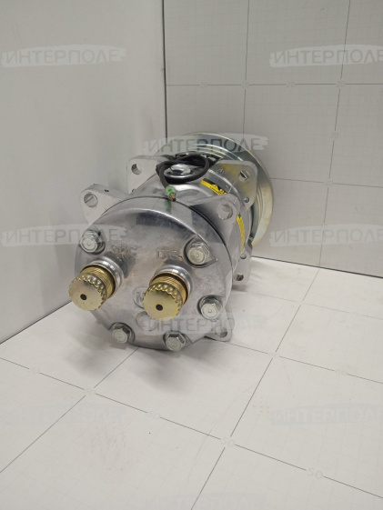 Компрессор кондиционера 12V (Бюлер серия 2000 с двигателем Cummins)