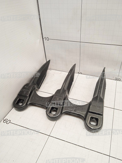 Палец тройной Claas