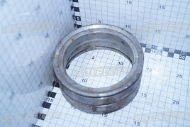 Стакан подшипника ДТ-75