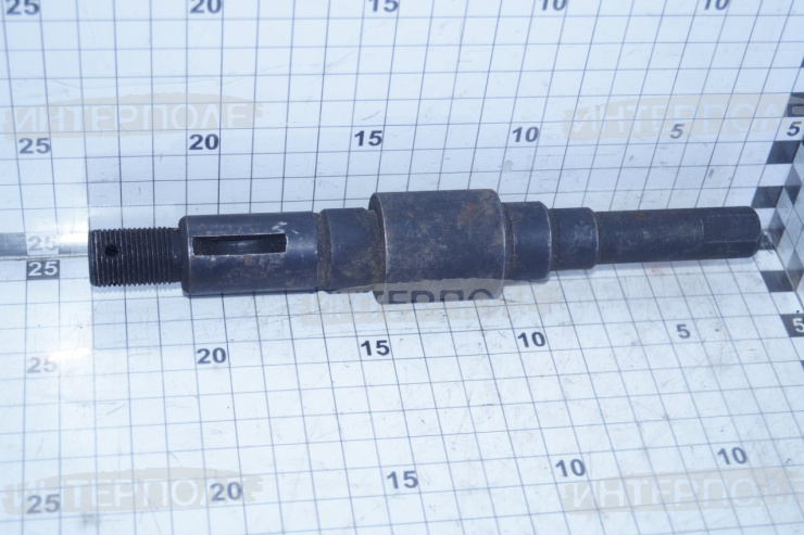 Валик водяного насоса Т-150