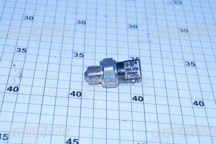 Выключатель света заднего хода штекер