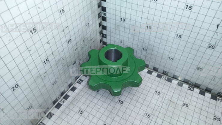 Звездочка (z= 8, d вала=30 мм.) верхняя привода цепи зернового элеватора John Deere (9640-9780, 9540-9560)