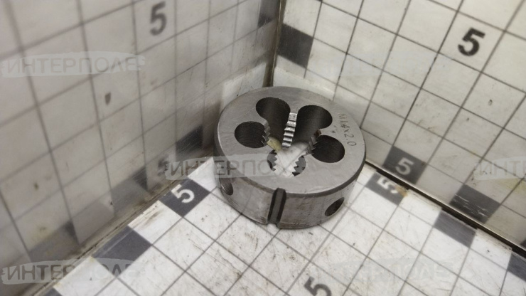 Плашка м/р М14х2 (DIN 223)