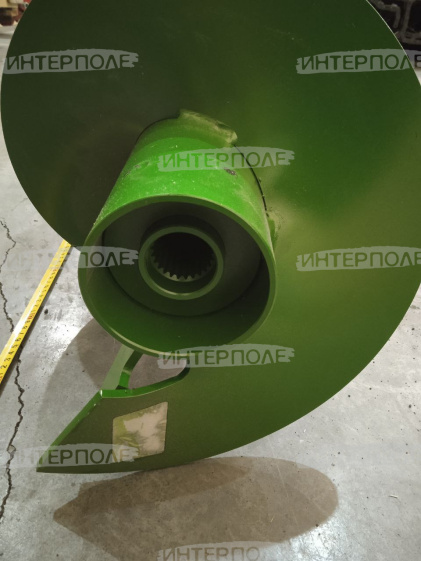Шнек вертикальный (Т550,Т560,Т660,Т670,W540,W550,W650,W660) John Deere