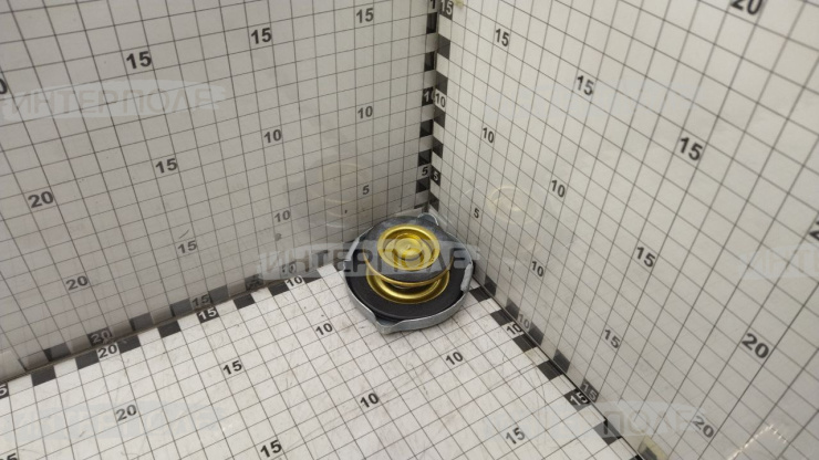 Крышка радиатора (большая)(пробка) стар.обр. МТЗ/ДТ/Енисей (с уплотнителем) ОРЕНБУРГ