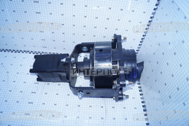 Привод (редуктор) ножа косы, в сборе с гидромотором, c головкой 27 мм с пластиковый кольцом Шумахер