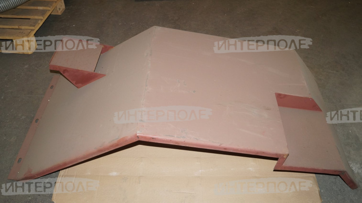 Крыло переднее правое (квадр.) К-700