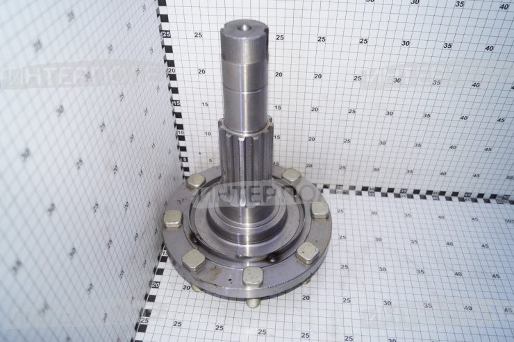 Фланец МТЗ-1221 с болтами