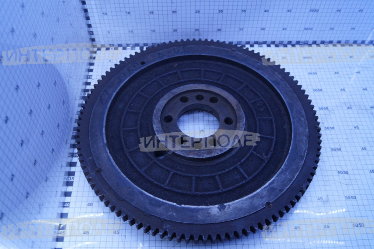 Маховик без втулок z=104, пуск. Д-442, ДТ-75