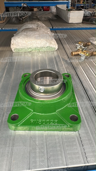 Корпус подшипника измельчителя в сборе модифицированный John Deere (T550,W540,W550,W650)