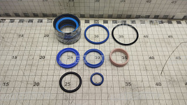 Ремкомплект гидроцилиндра выброс тюка, задняя крышка ПР-Ф, КРН 2,1 , КДН-210, СНУ-0,5 (премиум)